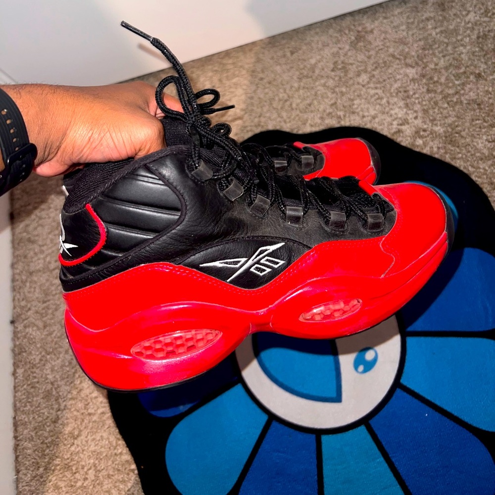 Reebok Question ( Size 8.5 mens )